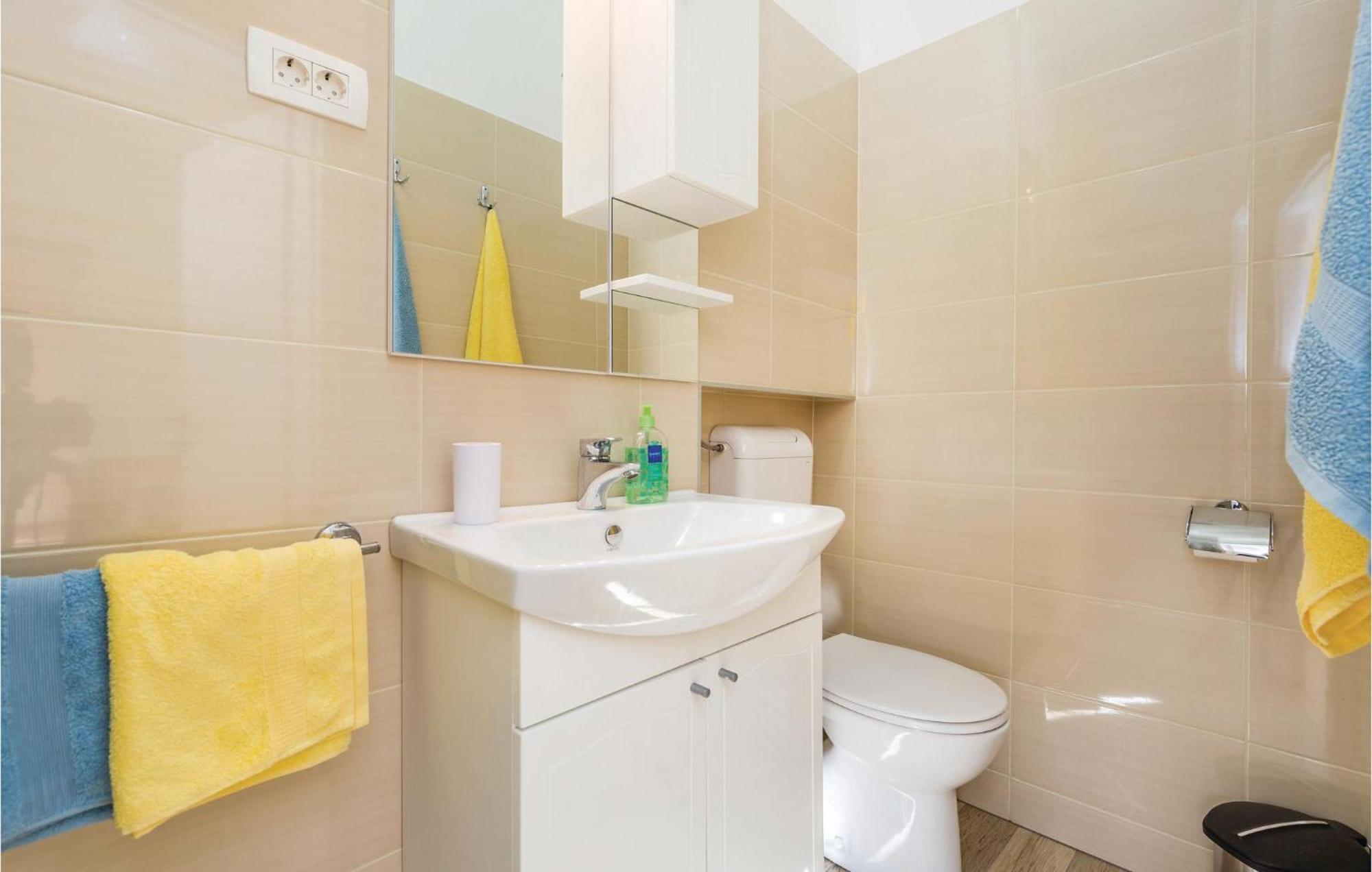 Stunning Apartment In Lovran With Kitchen Luaran gambar