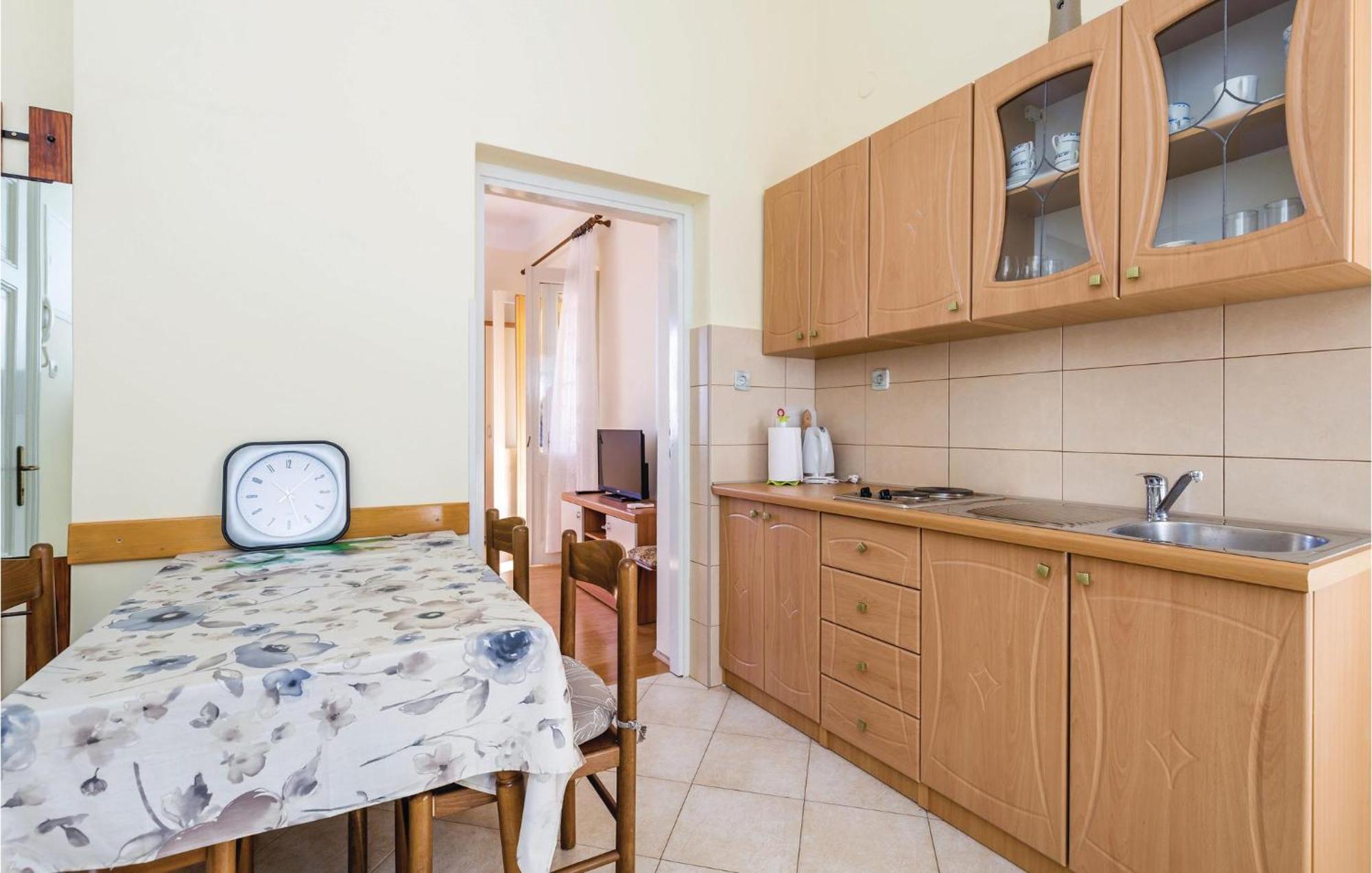 Stunning Apartment In Lovran With Kitchen Luaran gambar